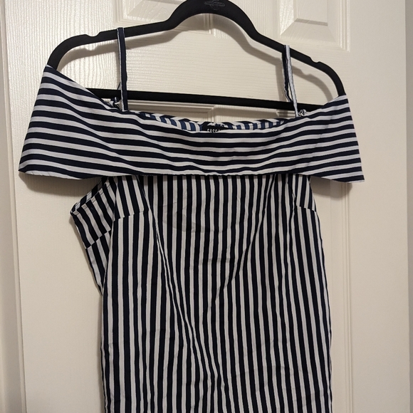 Nautical off the shoulder top - Picture 3 of 3